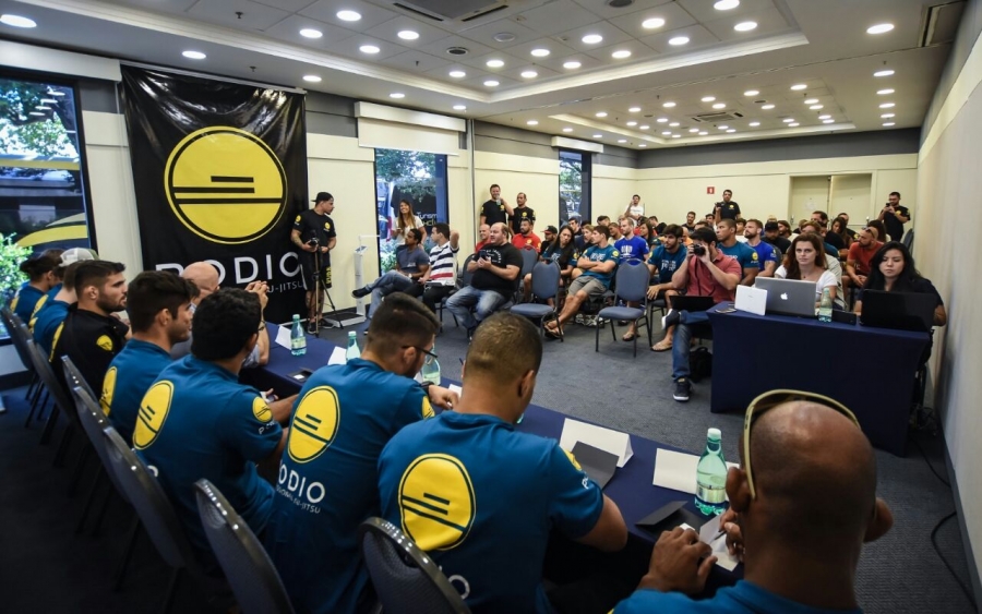 Pesagem e coletiva de imprensa empolga atletas para a disputa do GP dos Leves