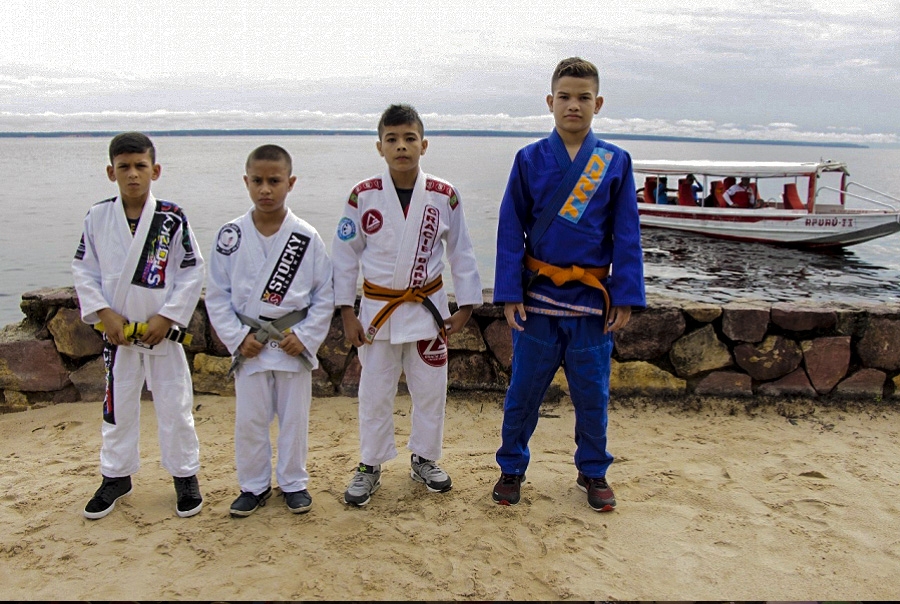 Pequenos lutadores de Manaus participam do evento especial da Copa Podio
